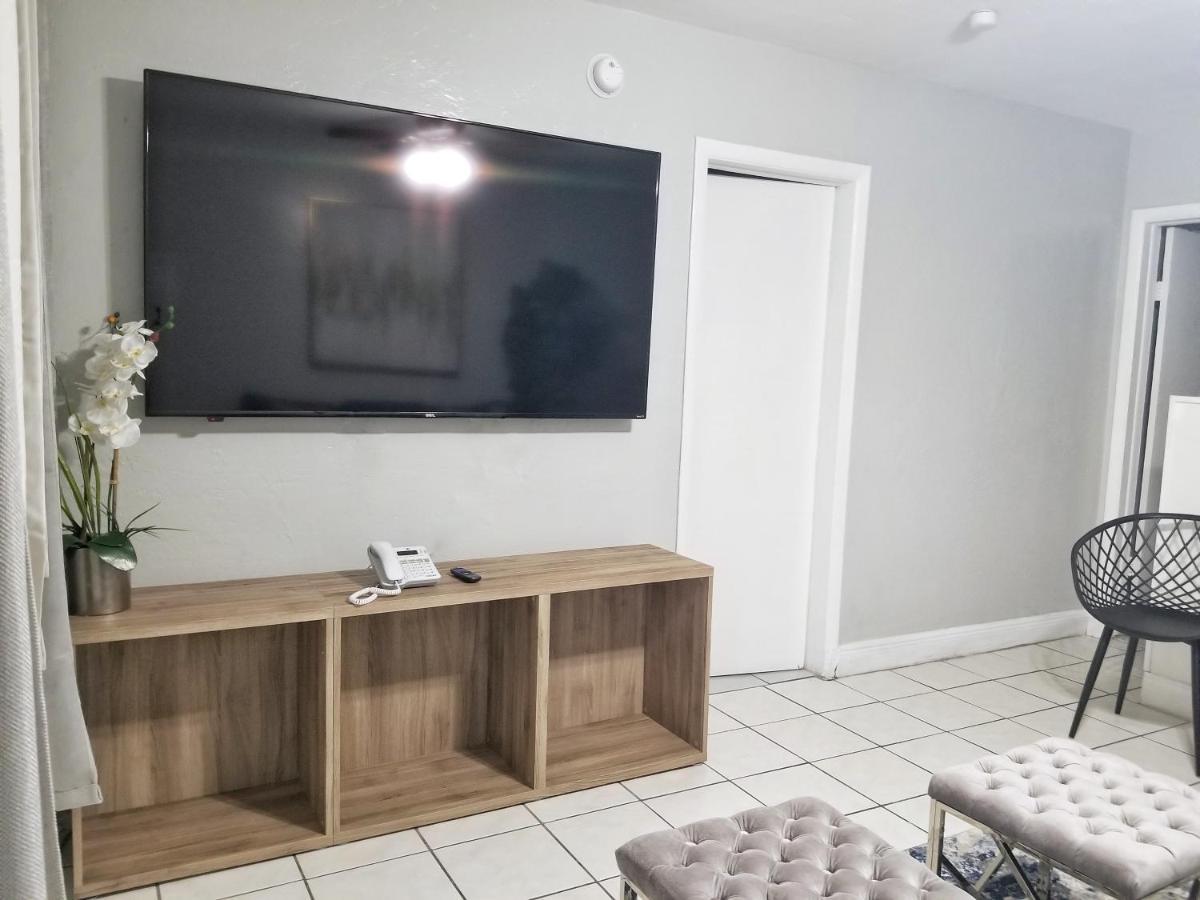 Ultra Glam Apartment 5 Miles From Hard Rock Casino Hollywood Exteriör bild